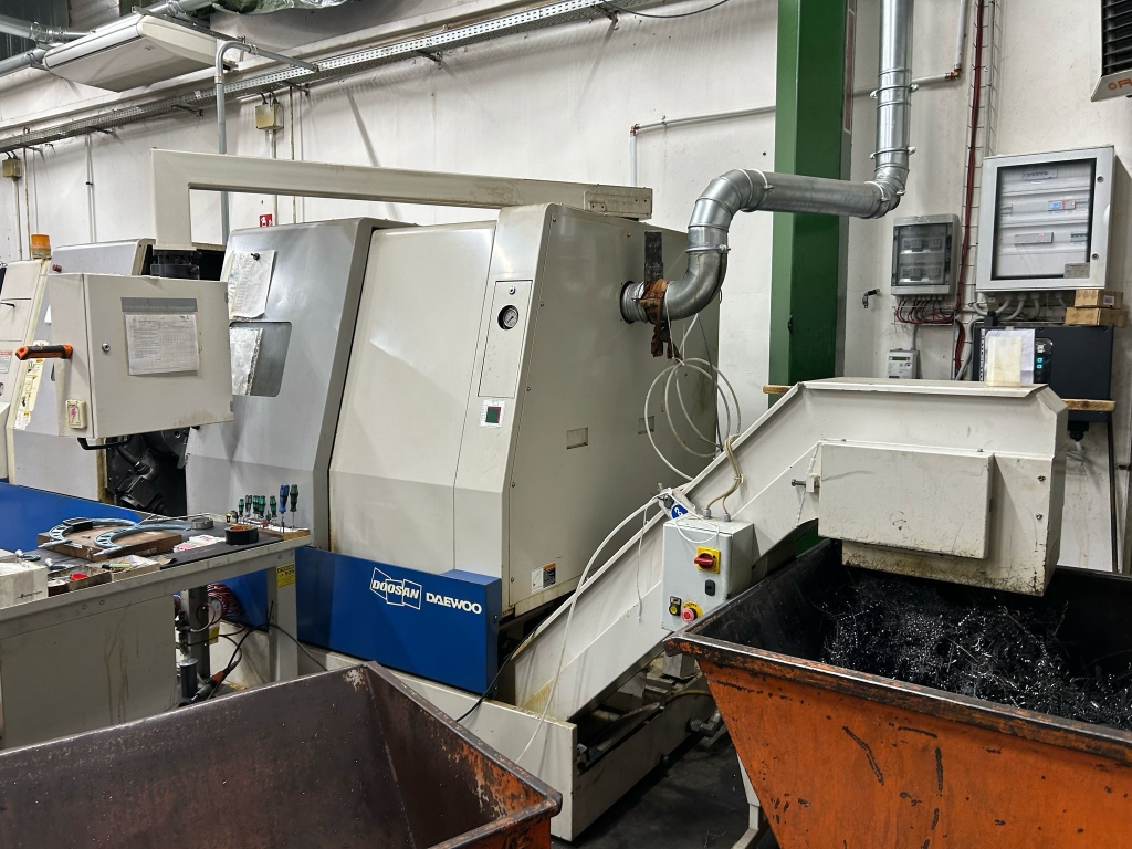 Tornio motorizzato CNC Daewoo Puma 400 MB - Full machine photo 