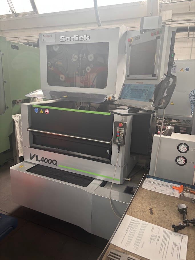 Elettroerosione a filo Sodick VL400Q