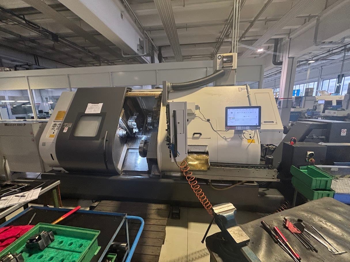 Tornio CNC con caricamento da barra Nakamura NTM3