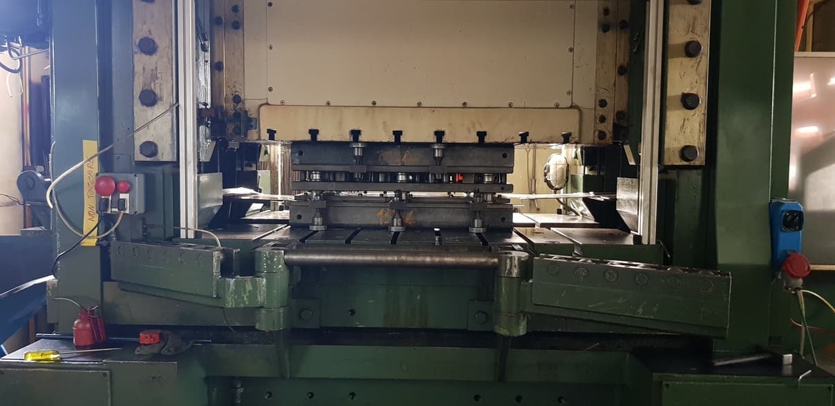 Pressa eccentrica PIOVAN 2P250A 250 t