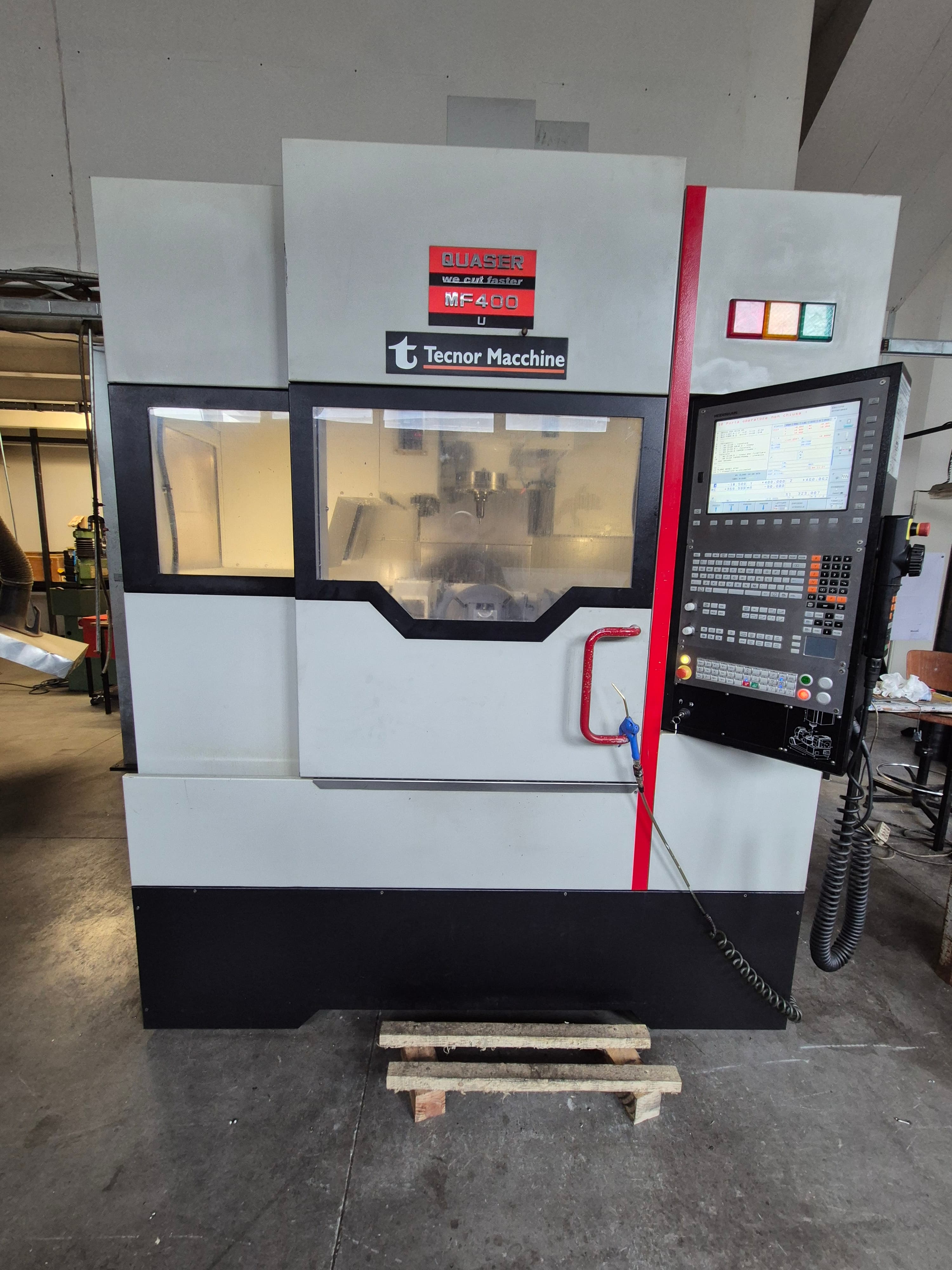 Centro di lavoro verticale multiasse Quaser MF400U