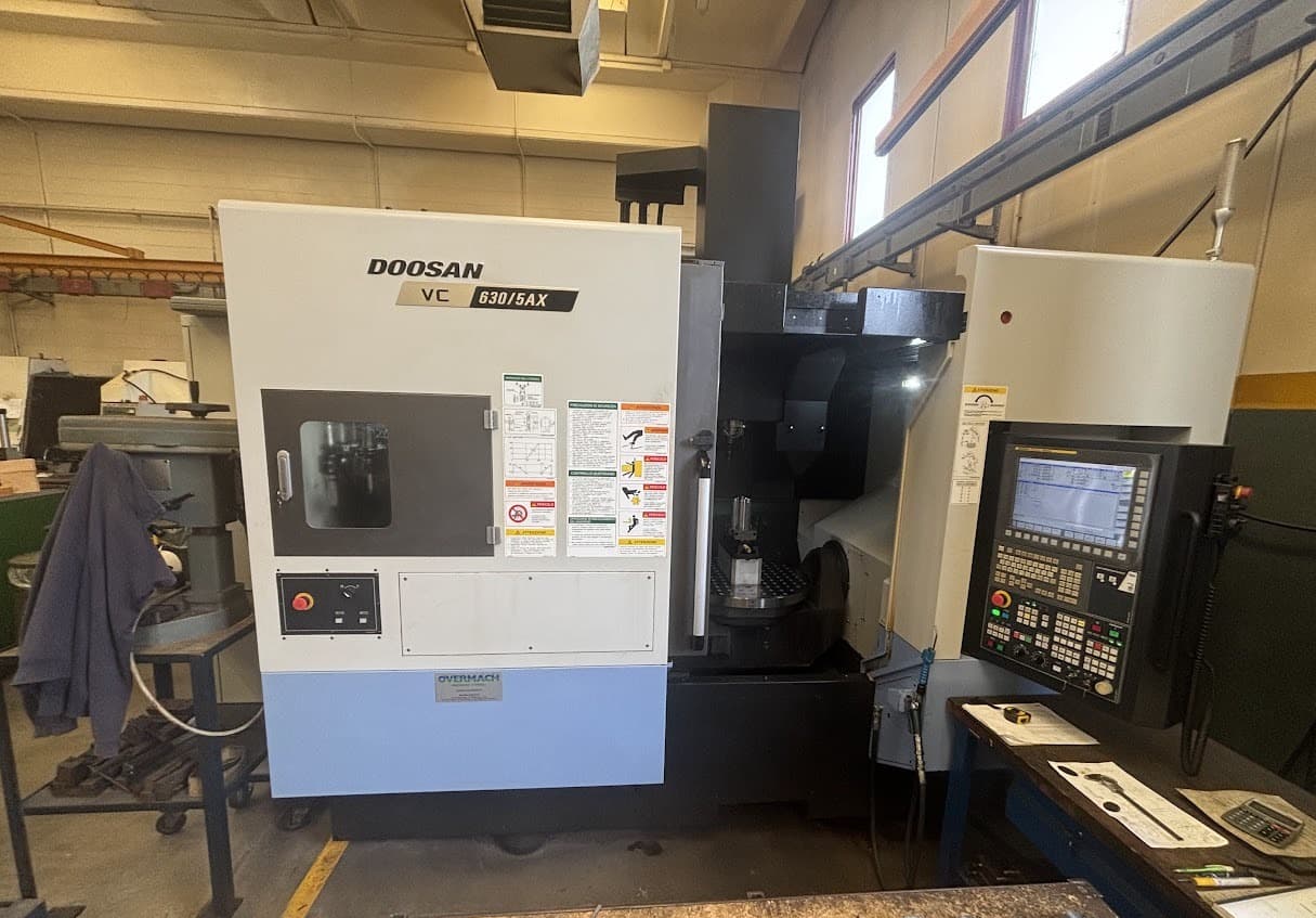 Centro di lavoro verticale 5 assi Doosan VC 630/5AX