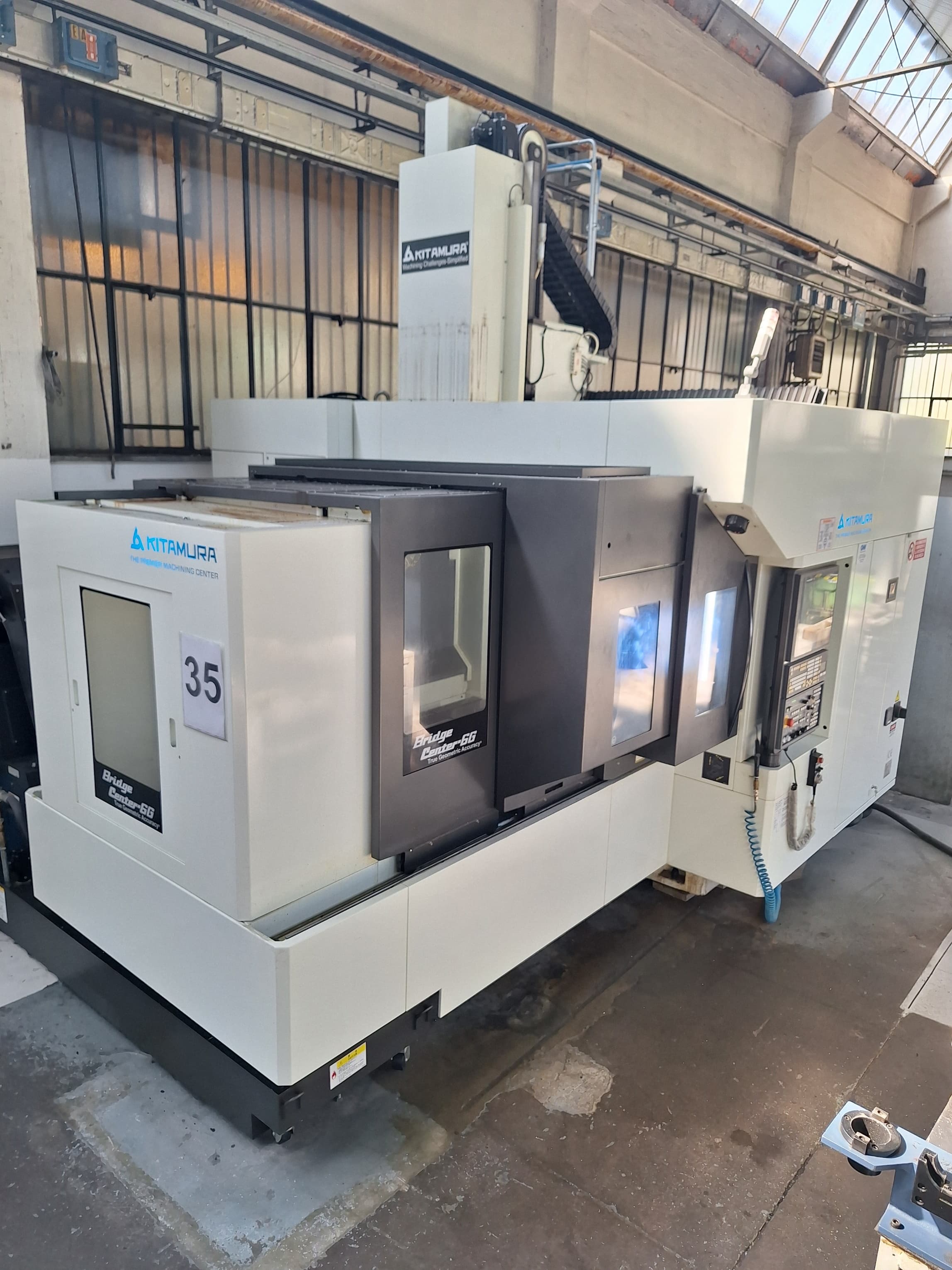 Fresatrice / Centro di lavoro a portale Kitamura Bridgecenter-6G